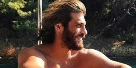 Can Yaman Posa Desnudo Y Provoca En Las Redes Tengo Una Sorpresa Para Ti