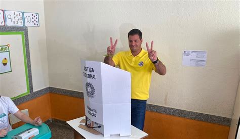 Candidato Ao Governo De Ms No Turno Capit O Contar Vota Em Campo