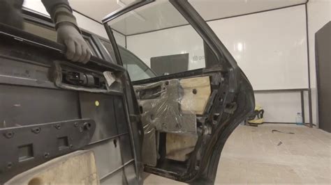 Как разобрать обшивку двери дверную карту Ауди А6 ц4 A6c4 - YouTube