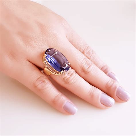 Anel De Cristal Roxo Tanzanita Modelo Presence Banhado A Ouro