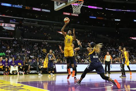 Nh N Nh B Ng R Gi I Wnba Los Angeles Sparks Vs Indiana Fever