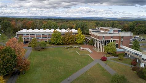 Hampshire College expects largest incoming class in 5 years | WBUR News