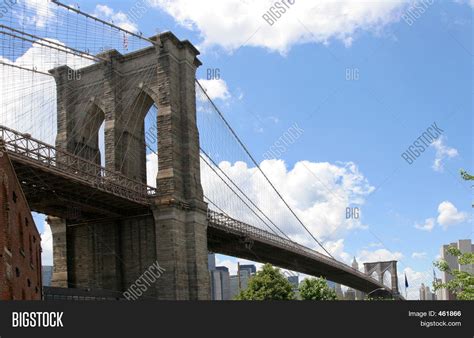 Brooklyn Bridge Side View Image & Photo | Bigstock