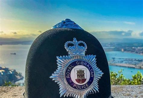 Sex Offender Caught By Undercover Officers On The Rock Sur In English