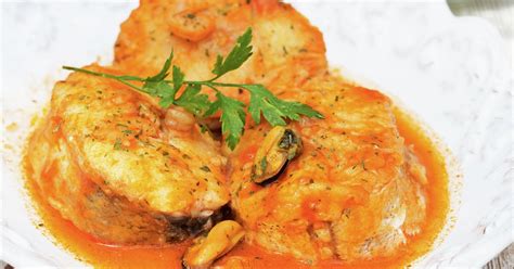 Merluza en salsa marinera con mejillones y gambas receta fácil de la