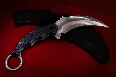 Discover Karambit Knives: History, Design & Practical Uses