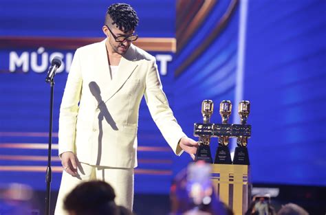 Bad Bunny Arrasa Con 10 Premios En Los Billboards A La Música Latina