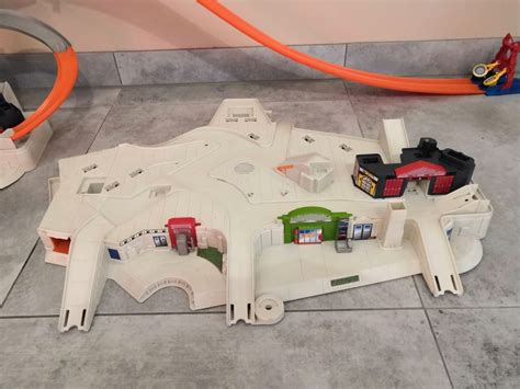 Хот вилс парковка hot wheels parking Легендарный Мега гараж Хот Вилс 999 грн Іграшки Київ