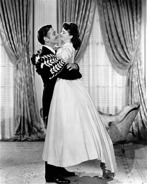 Gone With The Wind Clark Gable Picks Up Vivien Leigh For A Kiss 24x36 Inch Poster