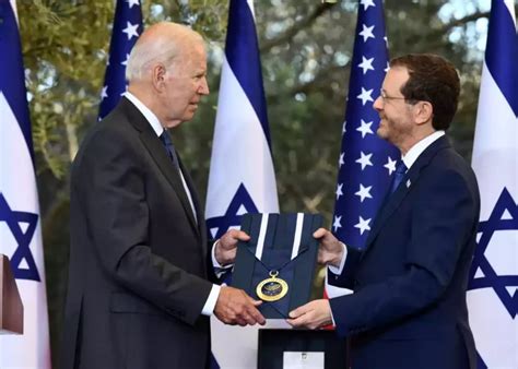 Biden Recibe La Medalla De Honor Presidencial De Israel