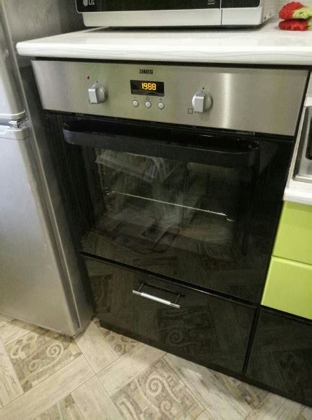 Электрический духовой шкаф Zanussi OPZB4200 - «Удобная духовка» | отзывы