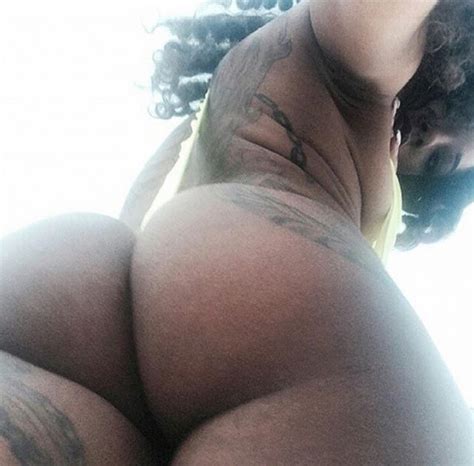 IG Honeys Showing That Ass ShesFreaky