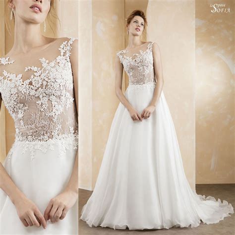 Abito Da Sposa In Pizzo Con Corpetto Semitrasparente E Gonna In Chiffon