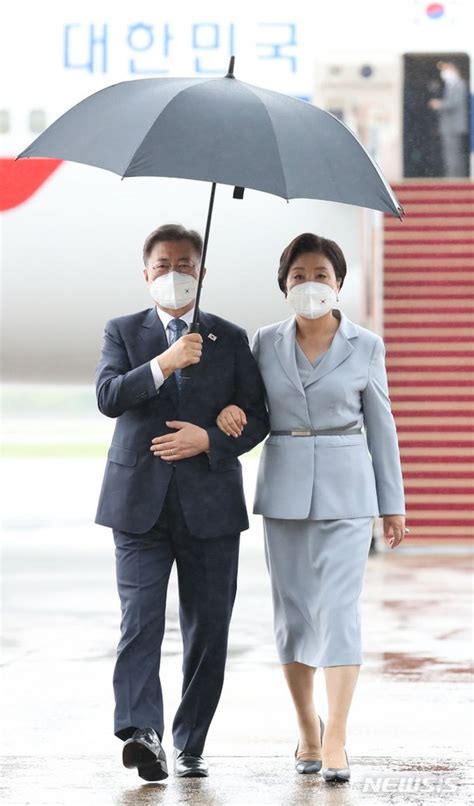 문재인 대통령 유럽3개국 순방 마치고 서울공항 도착 네이트 뉴스