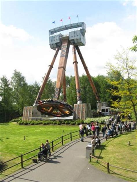 Bobbejaan Schoepen En Bobbejaanland De Magie Van Pretparken