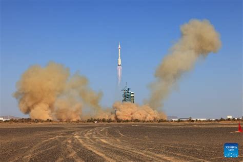 China Lanza A Los Astronautas De La Misi N Shenzhou Para Un Nuevo Y