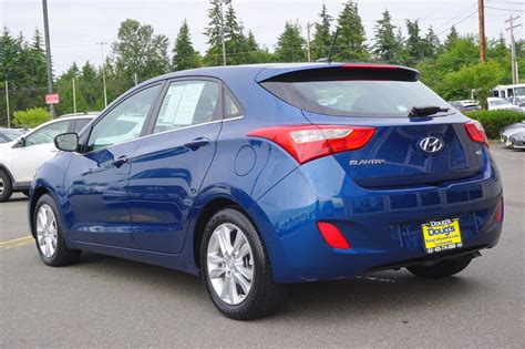 Pre Owned Hyundai Elantra Gt Base Hatchback