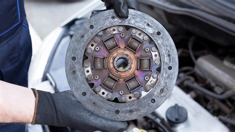 how to know when your clutch is going out
