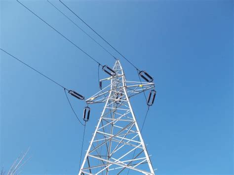 Kostenlose foto Himmel Wind Linie Turm Mast Elektrizität