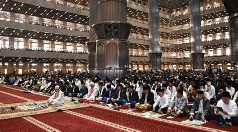 Cara Memakmurkan Masjid Sesuai Sunnah Dalam Dua Jenis Utsman Karpet