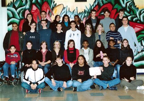 Photo De Classe Terminale De Lyc E Raymond Queneau Copains D Avant