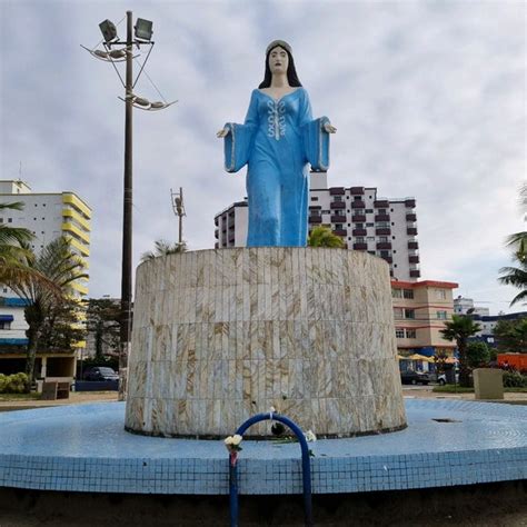 Estátua de Iemanjá Cidade Ocian Praia Grande SP