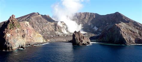 Things to see and do in Whakaari/White Island | 100% Pure NZ