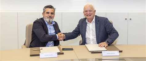 Ryanair Repsol Sign Major Sustainable Fuel Agreement Ryanair S