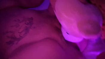 Una Joven Caliente Se Folla Desesperadamente A Un Peluche Hasta El Orgasmo XVIDEOS