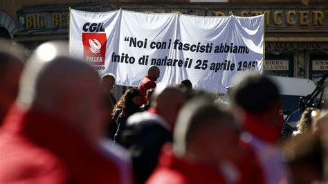 Mai Pi Fascismi In Migliaia A Roma Dopo L Assalto Alla Cgil