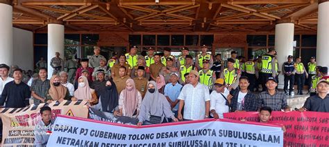 Hamas Jilid Dua Temui Pendemo Di Kantor Gubernur Aceh