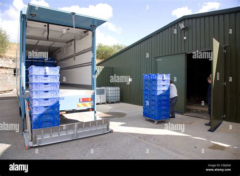 Chicken Poultry Truck Hi Res Stock Photography And Images Alamy