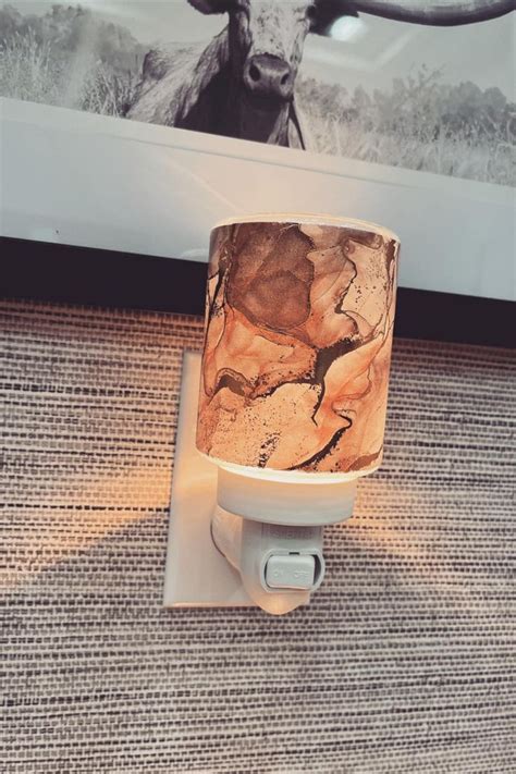 Gold Cracked Marble Mini Warmer