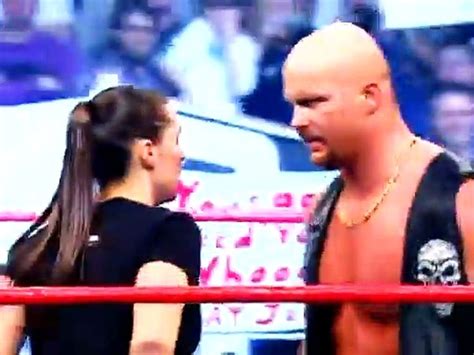 Stone Cold Vs Triple H No Way Out 2001 Video Dailymotion