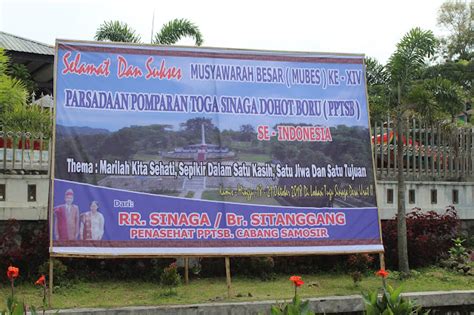 Pesona Tugu Toga Sinaga Urat Samosir