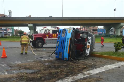 Ocho Heridos Deja Accidente De Coaster En La Av Habich En San Mart N