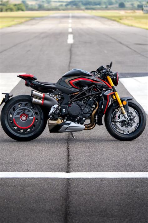 Mv Agusta Rush Hyper Naked Style Mv Agusta Super Bikes Mv Augusta