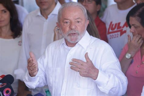 Lula Retorna A S O Paulo Ap S Descanso Na Bahia