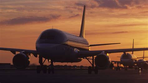 Drunk Passenger Creates Ruckus Mid Air Flight Makes Emergency Landing