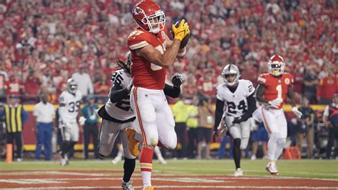 Travis Kelce has his first-ever four-touchdown game for Kansas City