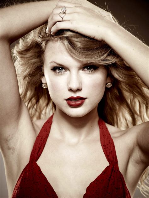 Taylor Swift Armpit Hair