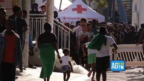 Migranti Centinaia Di Sbarchi A Lampedusa Situazione Critica All