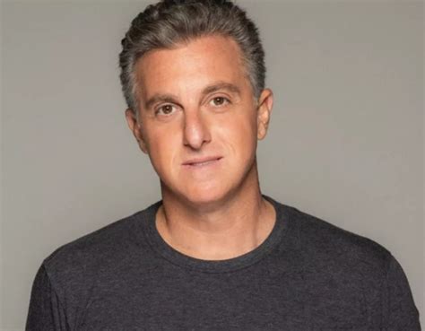 Luciano Huck Assume Postura De Candidato A Presidente E Doa Usina De