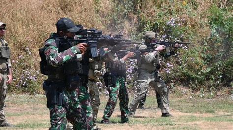 Pasukan Elite Koopssus TNI Dan Amerika Serikat Latihan Bersama