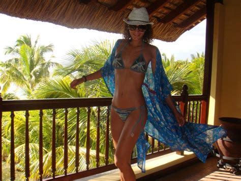 6 Hot Sexy Jo Ann Strauss Bikini Pics