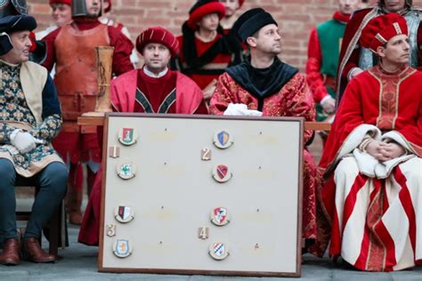 Torrita Di Siena Verso La Corsa Del 66 Palio Dei Somari