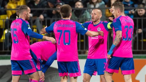 Slovnaft Cup Slovan Tesne Vyhral V Stropkove Trenčín Deklasoval