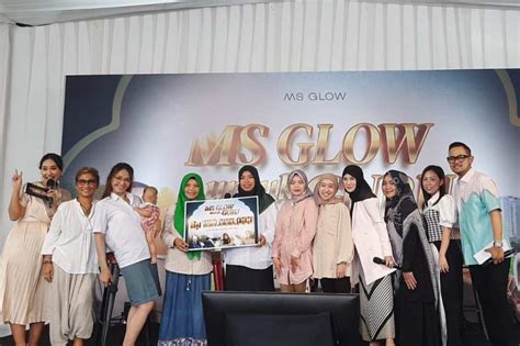 Ms Glow Dan Bunda Corla Kado Ratusan Guru Ngaji Dan Honorer Rp150 Juta