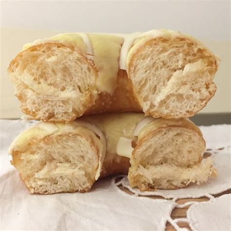 Archived Reviews From Amy Seeks New Treats New Lemon Sherbet Doughnut