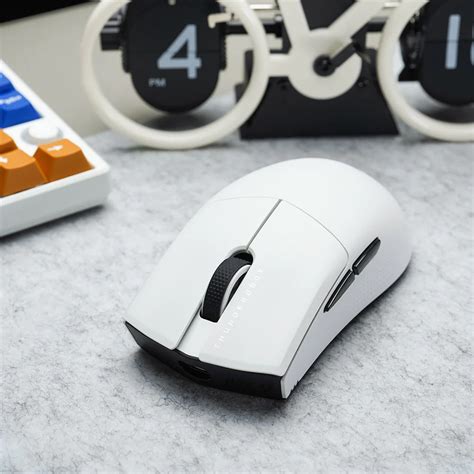 ThundeRobot ML903 4k Hz Dongle Wireless Gaming Mouse Vibe Gaming